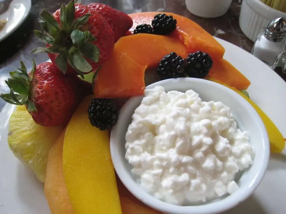 20 Healthy Breakfast Ideas To Start Your Day Right 16 Cottage Cheese with Fruits
