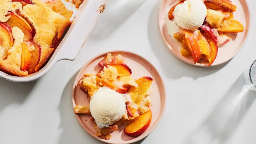What's the Difference Between Peach Crisp and Peach Cobbler? 2 Peach Crisp and Peach Cobbler