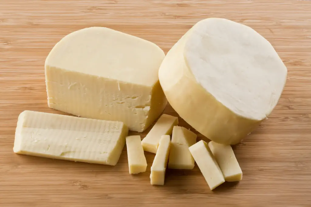 What Is The Best Cheese To Melt In Soup ? 6 Provolone Cheese