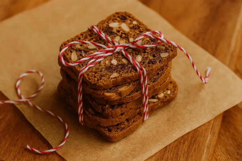 Pecan Crackers with Cranberries