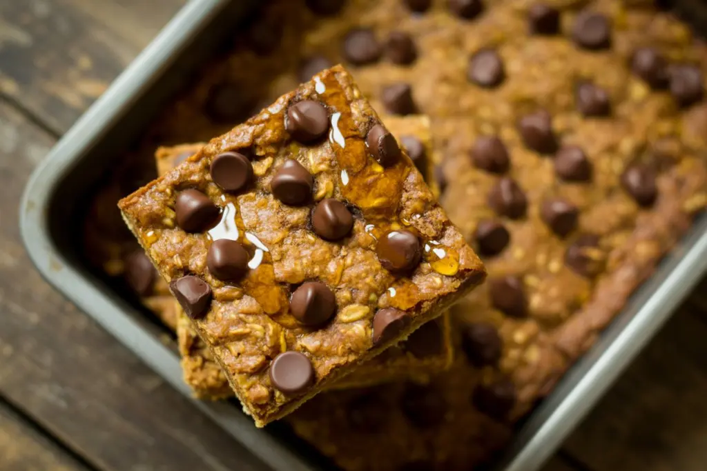 Pumpkin Chocolate Chip Baked Oatmeal (Gluten-Free, Healthy Breakfast Bars) 9 gluten-free pumpkin chocolate chip baked oatmeal