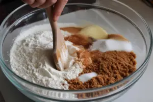 Sourdough Cinnamon Muffins with crumble topping