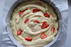 sourdough discard strawberry cake batter in 9-inch round cake pan
