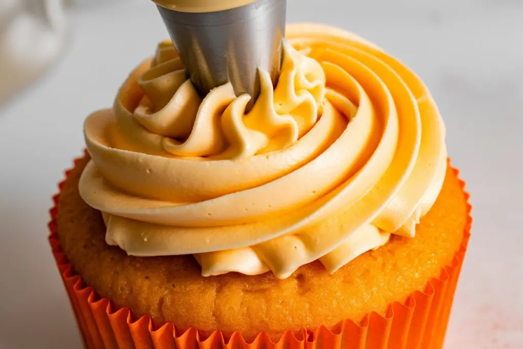 frosting orange creamsicle cupcakes