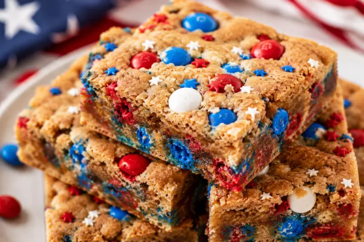 Fireworks Blondies Recipe {Firecracker Blondies}