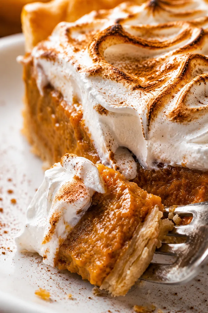 spiced chai pumpkin meringue pie